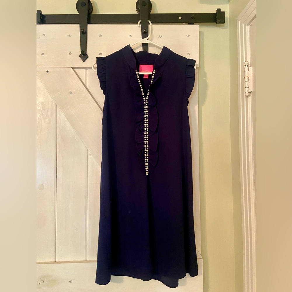 Lilly Pulitzer navy blue shift dress with Pearl detail